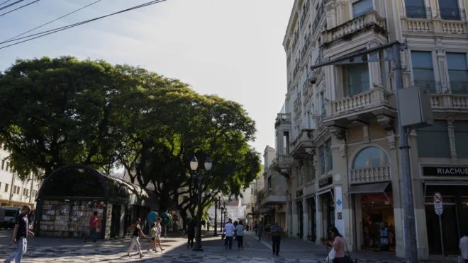 Loja de departamentos funciona atualmente no Edifício Paulo Hauer | Cassiano Rosario/Gazeta do Povo