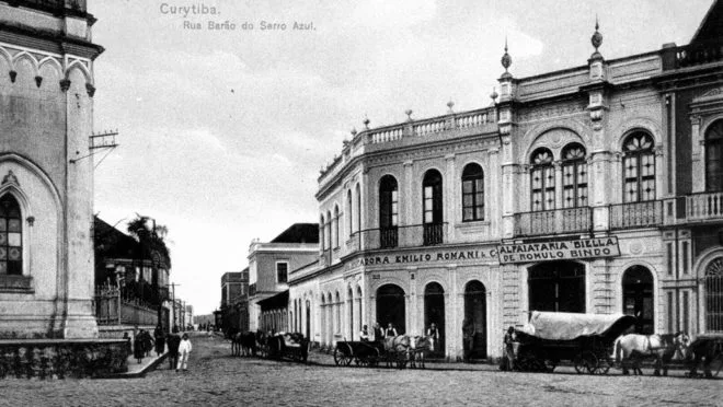 Rua Barão do Serro Azul em 1919. À esquerda, a Catedral | Acervo da Casa da Memória