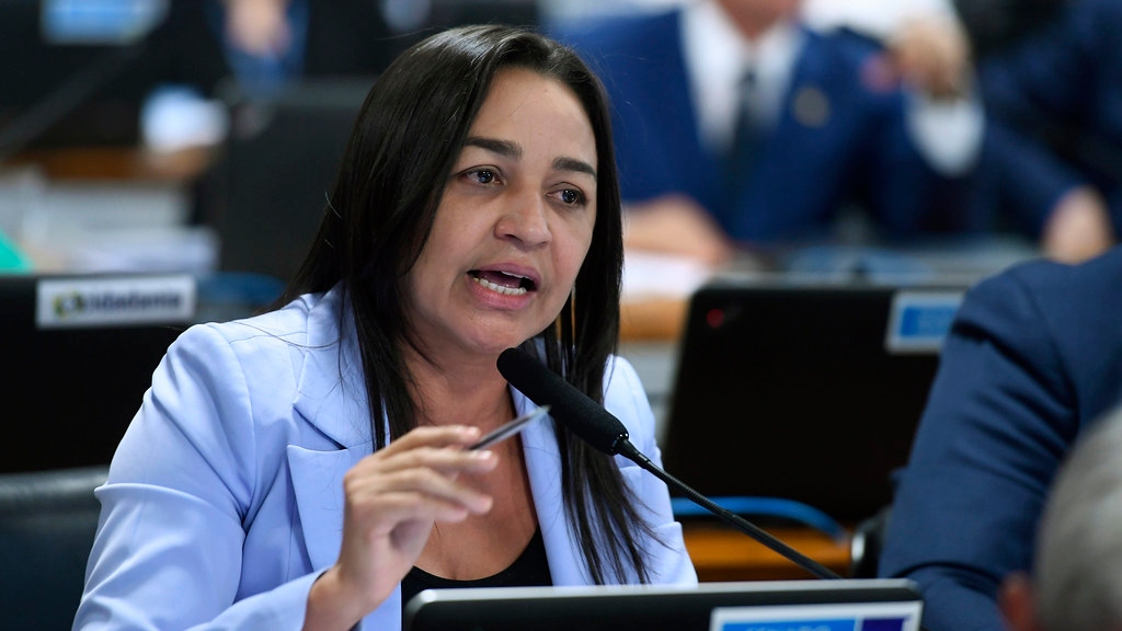 Senadora Eliziane Gama conta com a aprovação de requerimentos de convocação e quebras de sigilos para finalizar relatório.