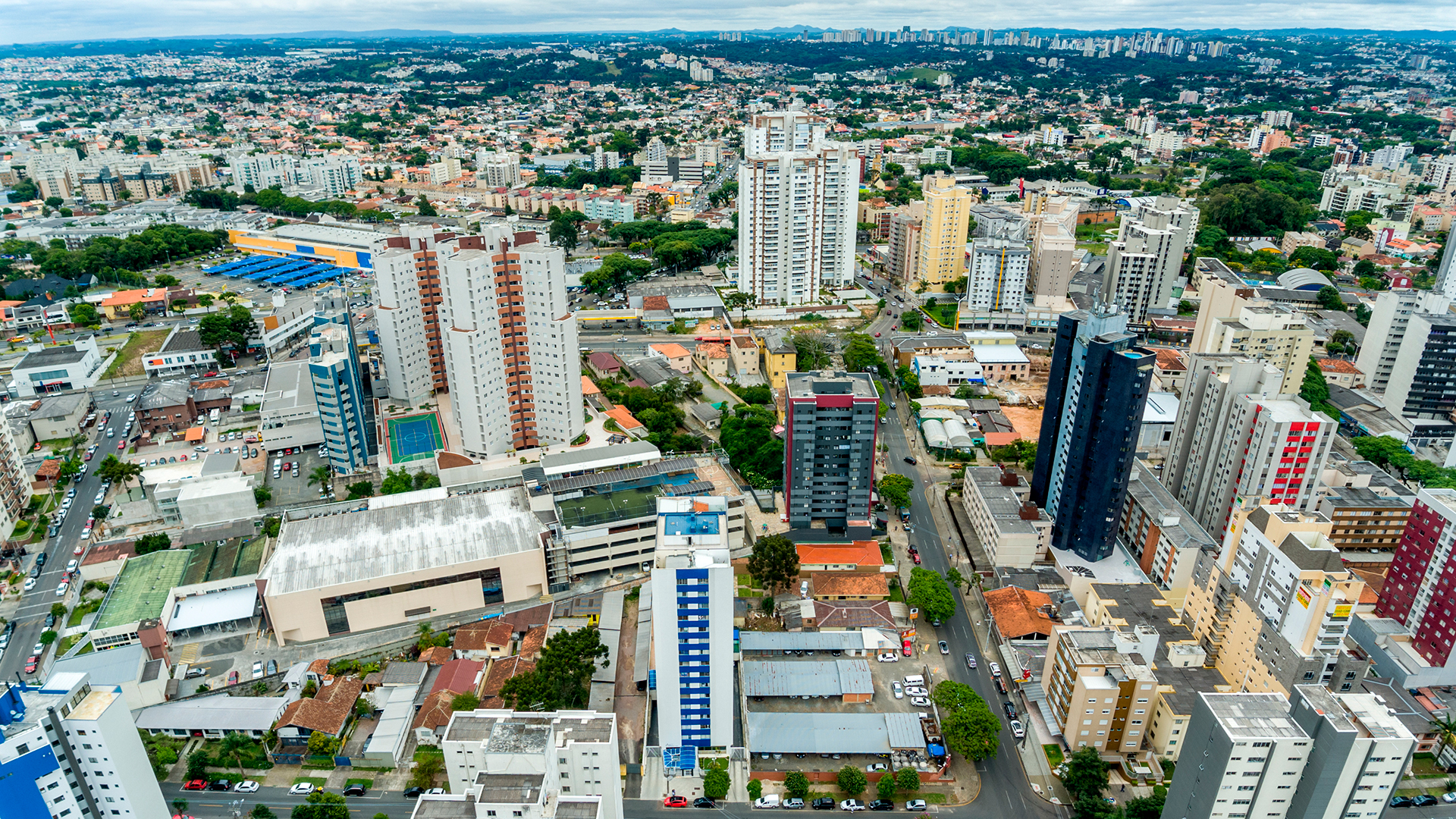 Morar perto do Clube Curitibano só tem vantagens para você e sua família. Conheça os empreendimentos de alto padrão da região