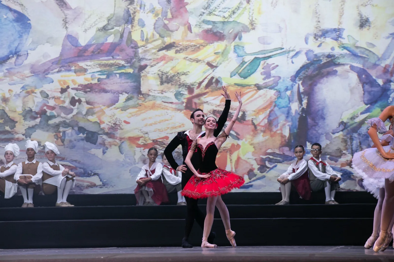 Cena do espetáculo A Grande Suíte do Ballet Don Quixote, da Escola de Teatro do Balé de Bolshoi no Brasil 