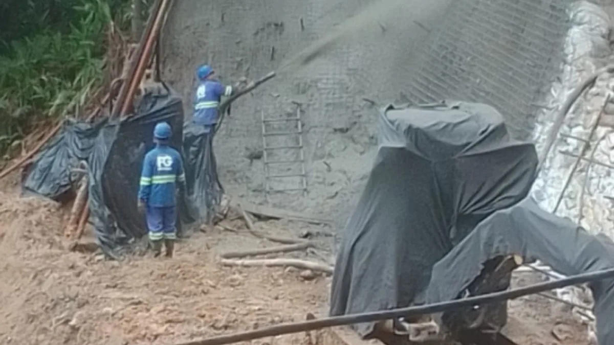 Não há previsão de reabertura da Estrada da Graciosa.