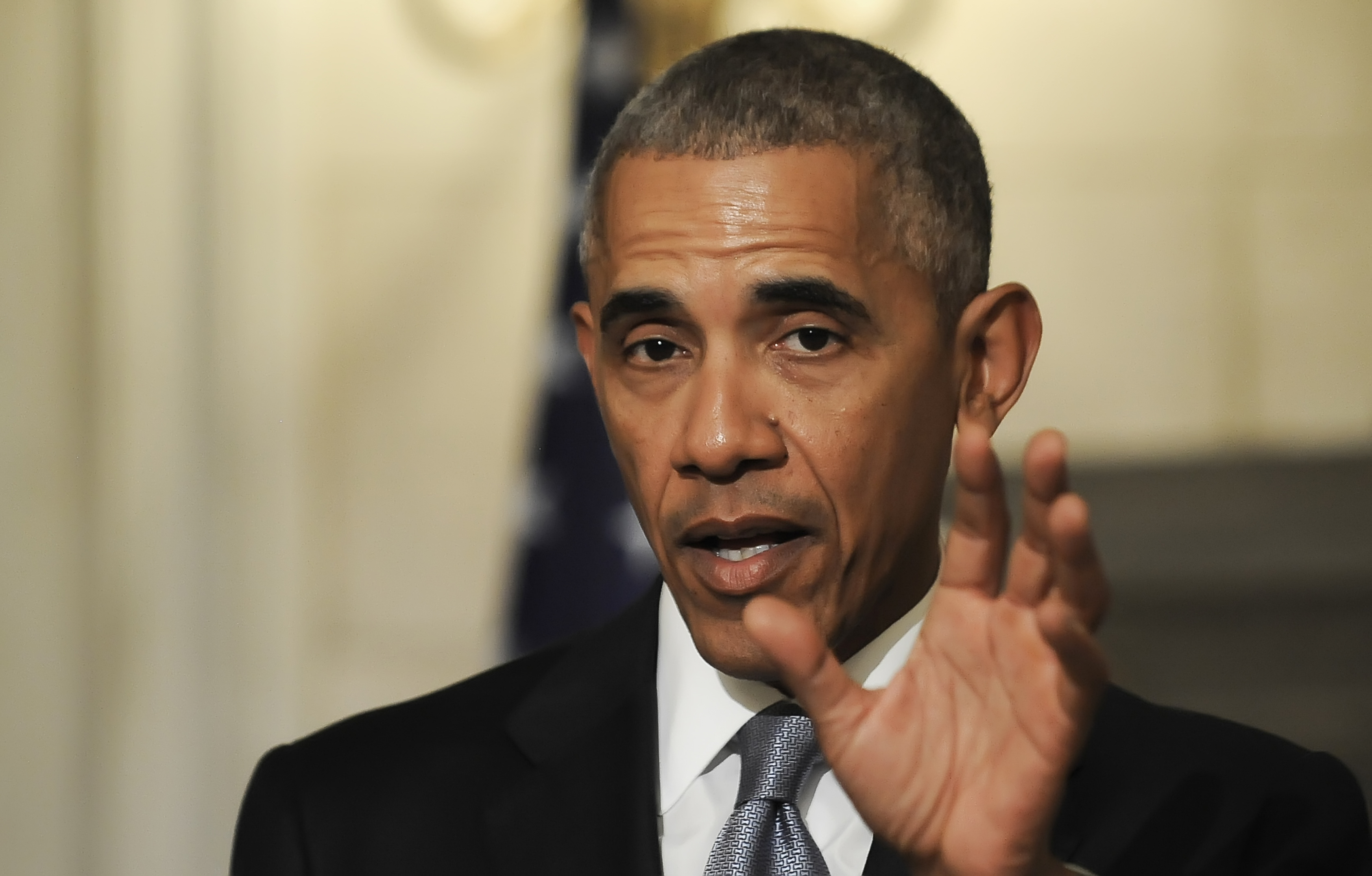 Em 2011, o governo Obama enviou às instituições de ensino um documento polêmico recomendando maior rigor na aplicação do estatuto que protege as pessoas conta a discriminação de gênero