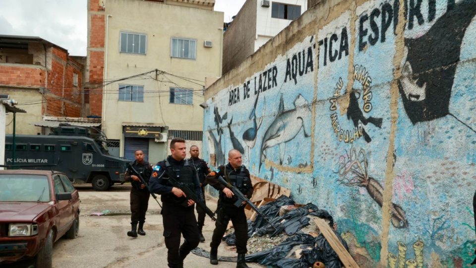 Polícia retoma operação contra facções no Rio e ocupa “centro de ...