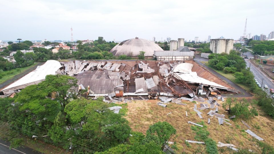 Tornado foi registrado em Cascavel, no oeste do Paraná.