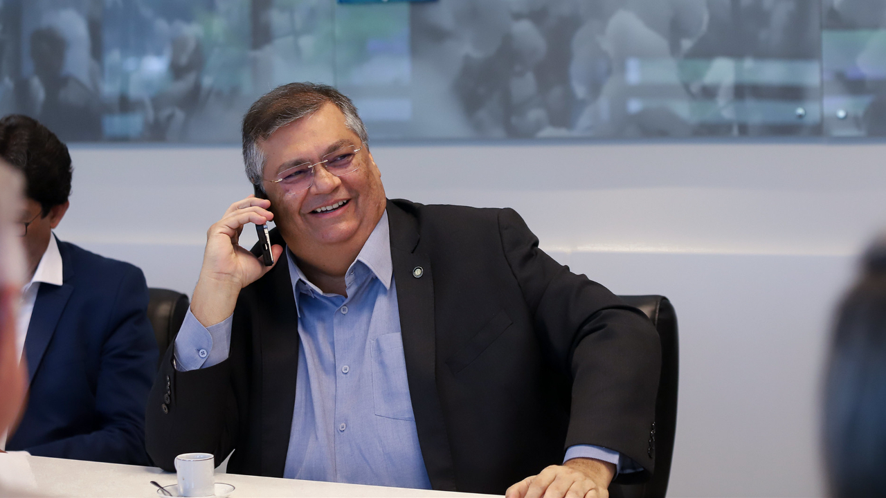 Em campanha no Senado para ocupar uma vaga no STF, ministro Flávio Dino se esforça para ocultar o perfil &#8220;comunista&#8221; e reforçar o de &#8220;católico&#8221;.