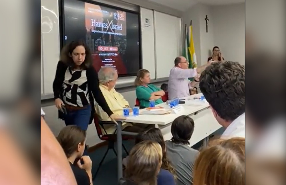 Professores da PUC-Rio em palestra que foi centro de polêmica. Terrorismo do Hamas contra Israel reverbera no ambiente acadêmico brasileiro.