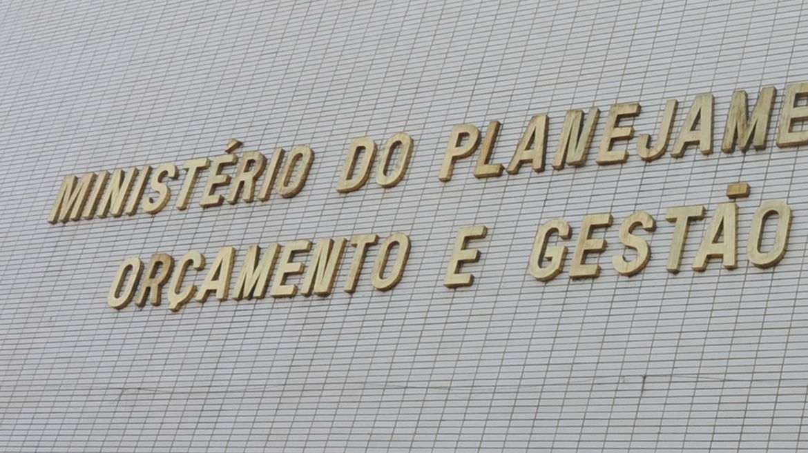 Do total de R$ 345,4 bi planejados pelo orçamento direta ou indiretamente, foram aplicados R$ 224 bi pela União, segundo o Senado.
