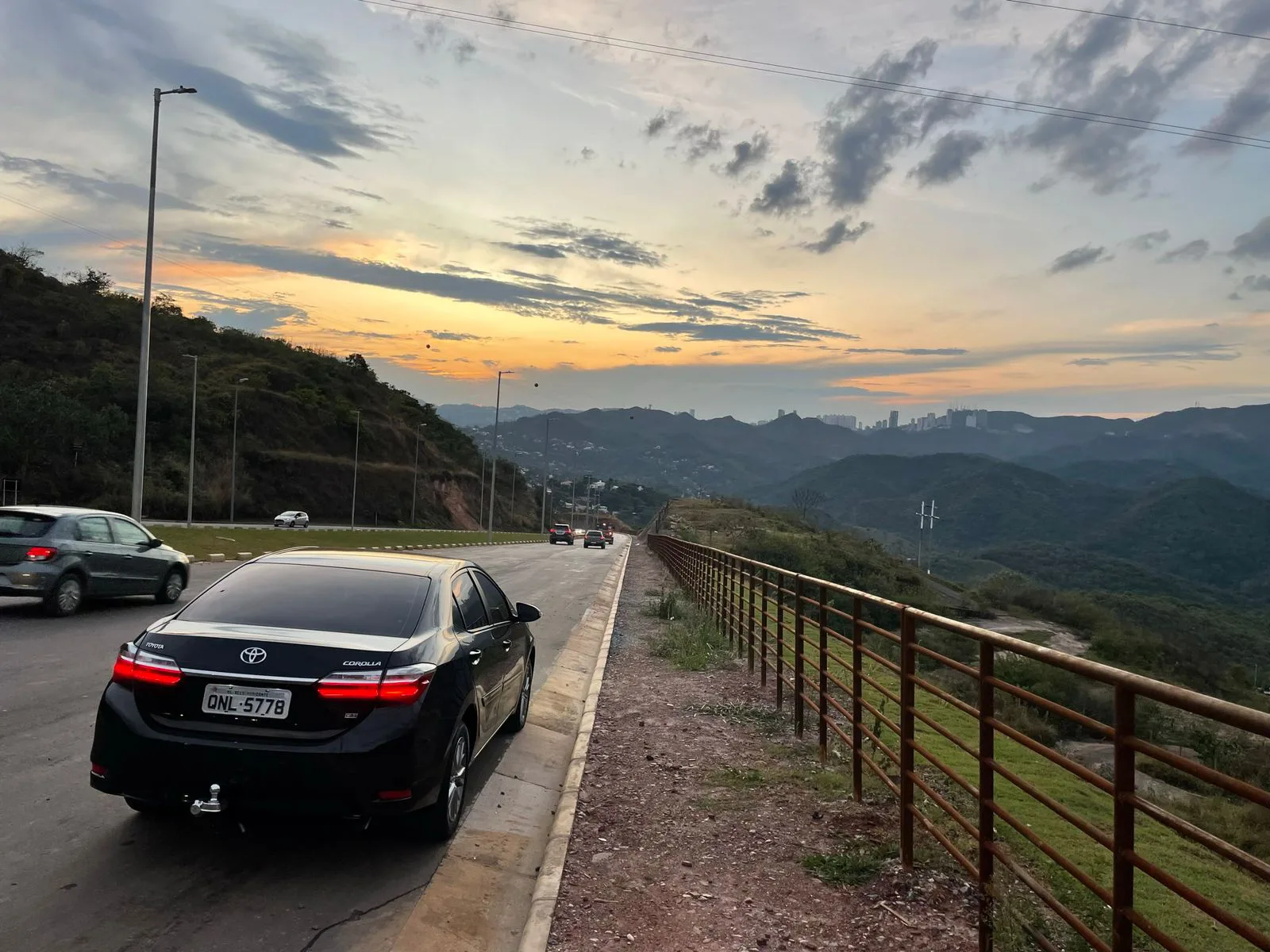 A BR-381 é a principal via de ligação entre as capitais de Minas e de São Paulo,. No estado mineiro, a rodovia cruza importantes centros econômicos e industriais, como o Vale do Aço e o Vale do Rio Doce.