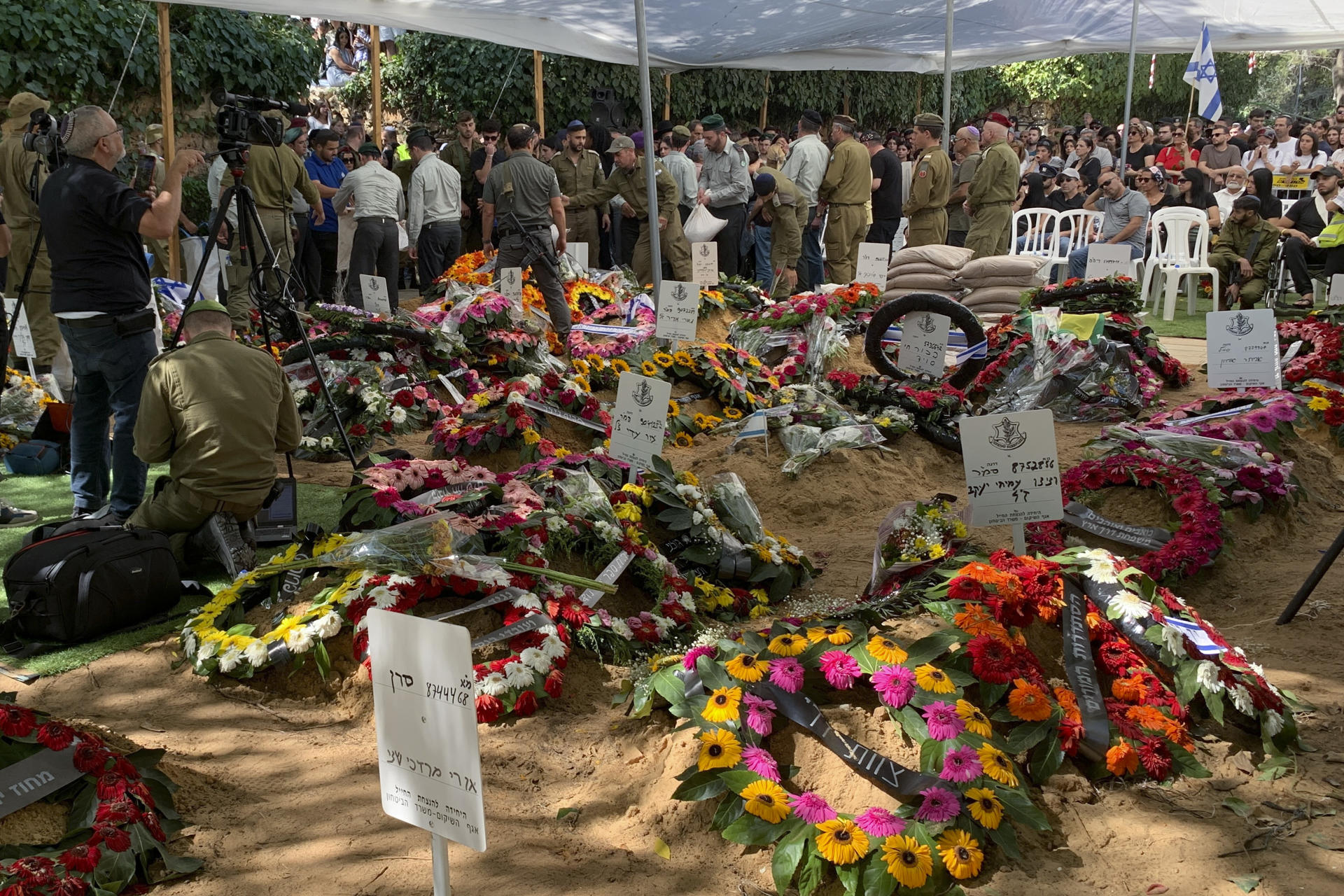 Israel enterra seus soldados no cemitério Monte Herzl, nesta sexta