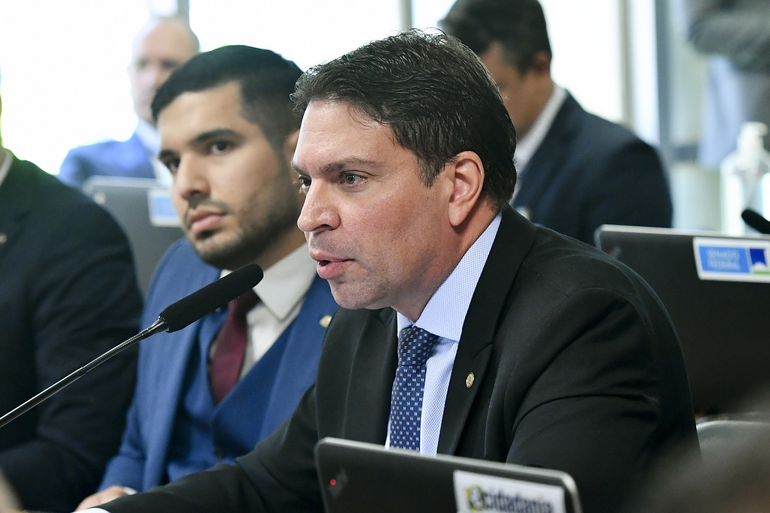 Deputados Delegado Ramagem e André Fernandes assinam, junto com outros membros da oposição, um relatório paralelo sobre a CPMI do 8/1