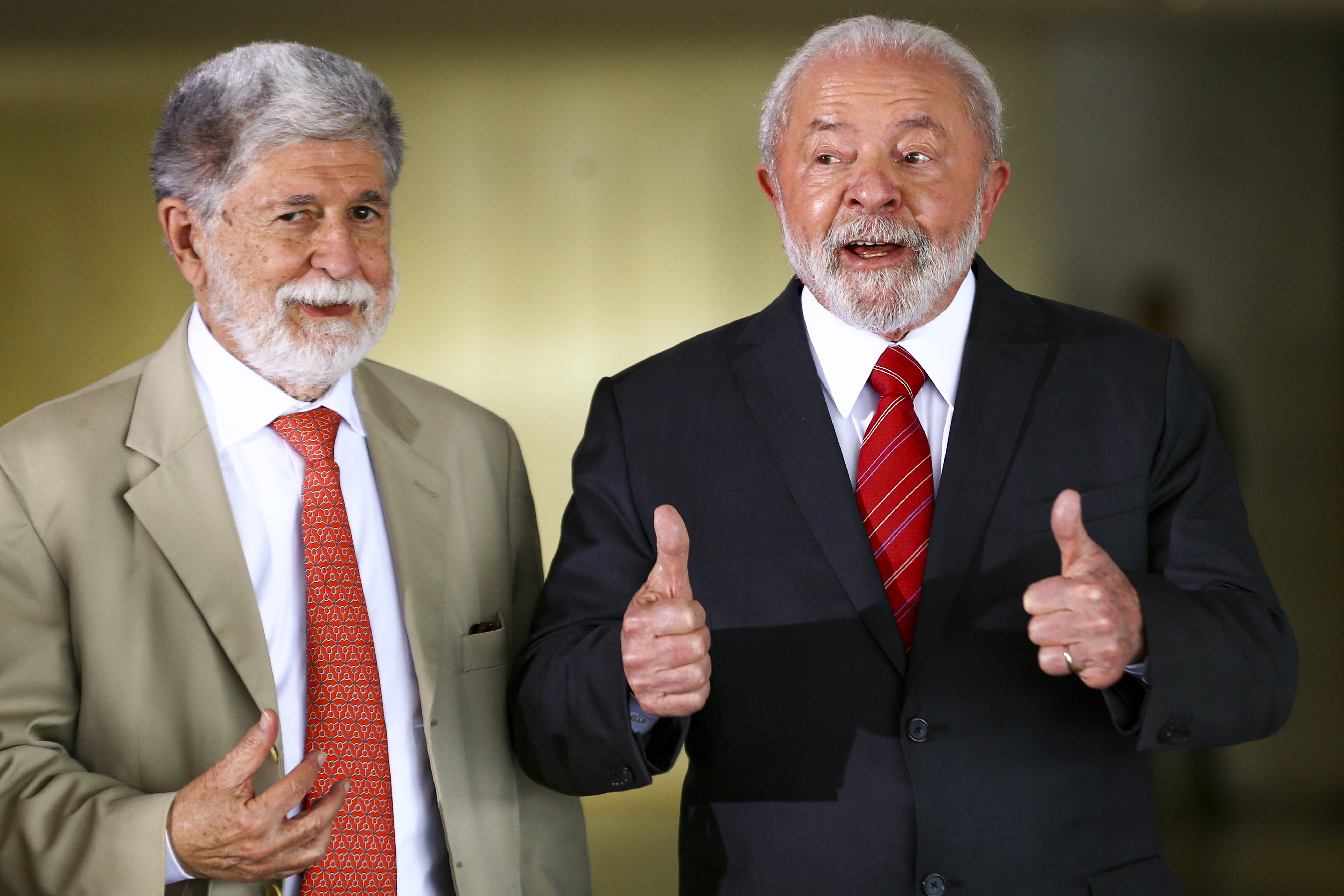 Celso Amorim, assessor para assuntos especiais do Planalto, e o presidente Lula.