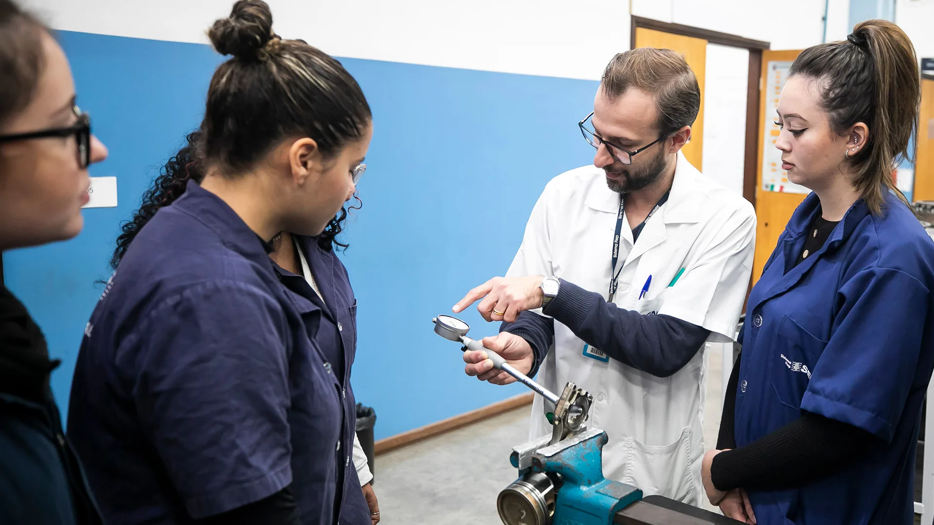 Emprega Senai da Construção e Mundo Senai objetivam aproximar as oportunidades da indústria do público