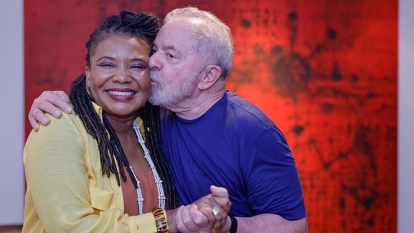 Ministra da Cultura, Margareth Menezes, quer que Museu da Democracia também se dedique à escravidão e aos índios.