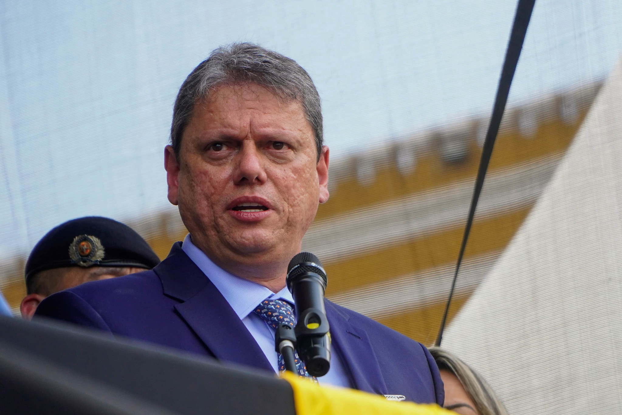 Reforma administrativa de Tarcísio prevê economia de mais de R$ 120 mi anuais.