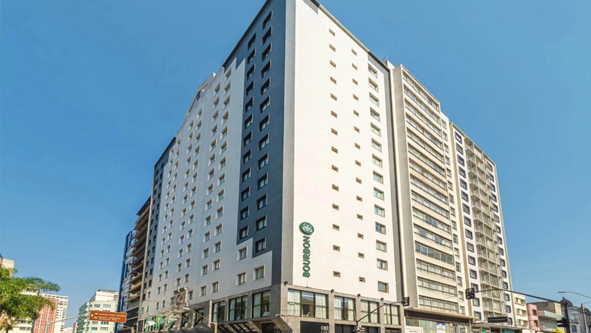 O Bourbon Curitiba é o hotel mais tradicional da capital paranaense e ganhou o prêmio Top of Mind 16 vezes consecutivas