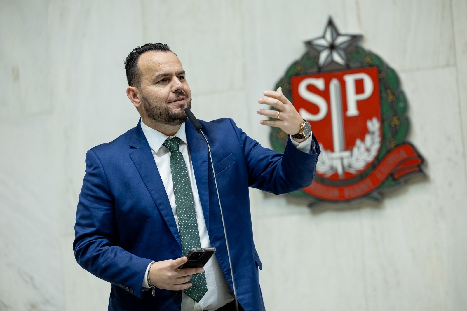 Consulado da China tenta impedir criação de Frente Parlamentar de Taiwan proposta pelo deputado estadual Gil Diniz (PL).