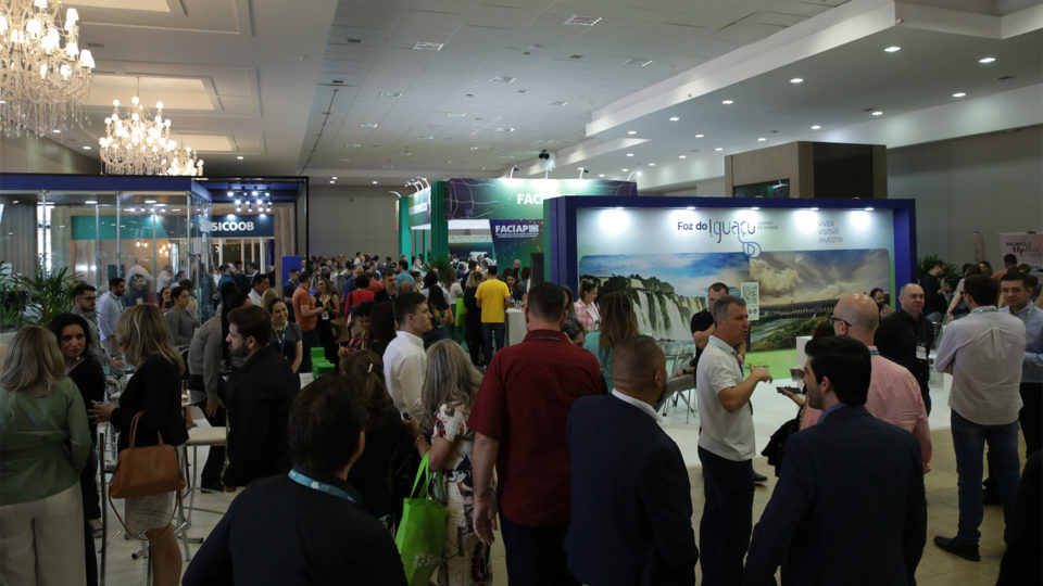 O 6º Congresso Empresarial Paranaense contará com 17 estandes e mais de 10 palestras com especialistas do varejo e inovação. 