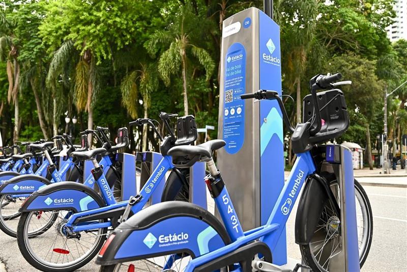 Parceria entre a Faculdade Estácio e a Tembici vai proporcionar viagens gratuitas de até 45 minutos no dia do Enem, no próximo domingo (12).