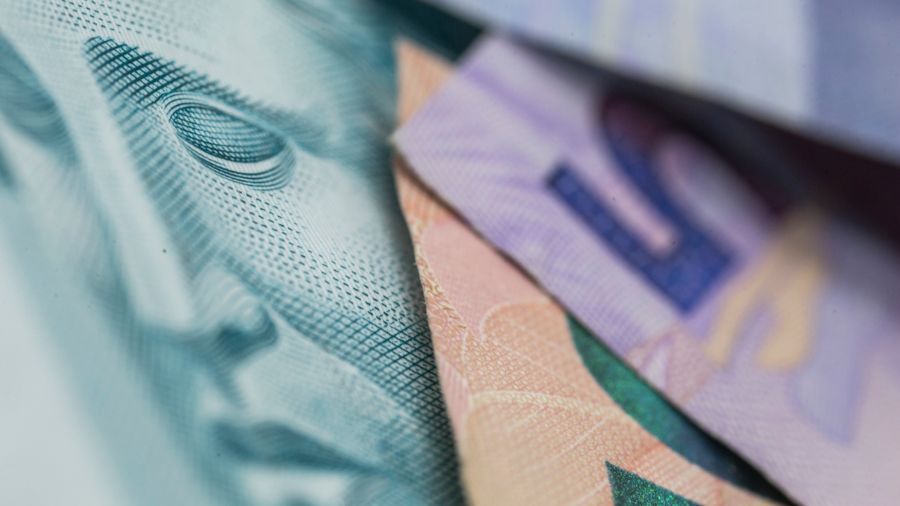 IPCA alcançou 0,24% por conta do aumento do preço das passagens aéreas e de alguns alimentos.