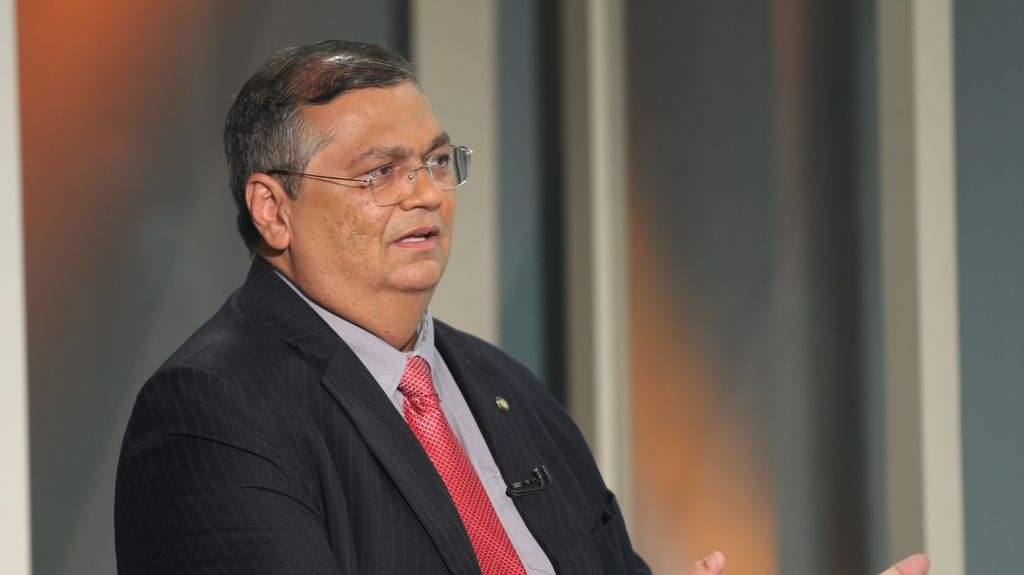 Ministro Flávio Dino afirmou que a reunião de assessores com Luciane Farias ocorreu sem seu conhecimento.