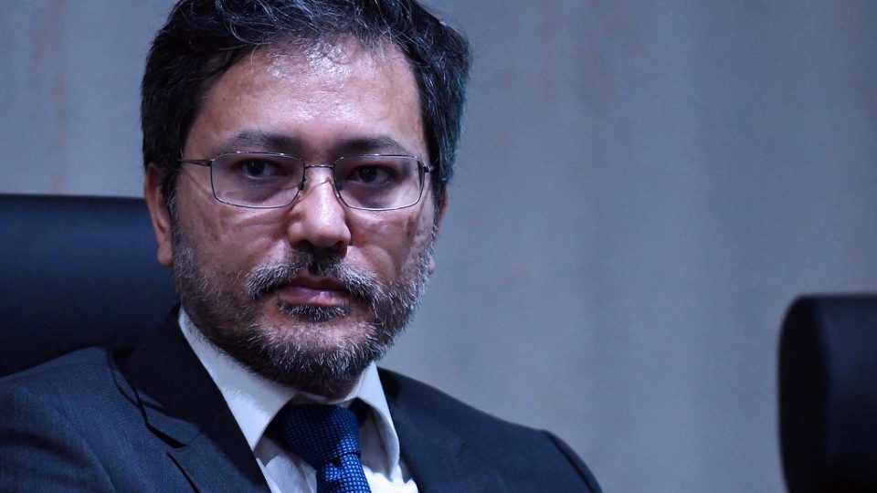 “É muito difícil fazer os ricos pagarem imposto”, diz secretário da Receita Federal O secretário da Receita Federal, Robinson Barreirinhas.