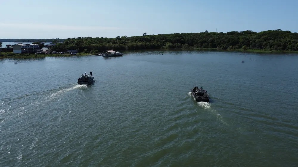GLO levou cerca de 200 militares da Capitania Fluvial ao rio Paraná.