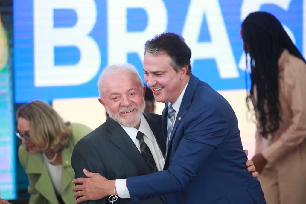 Governo Lula fez uma convocação extraordinária para revisão do plano da Conferência Nacional de Educação