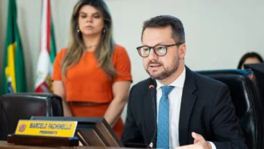Presidente da Câmara de Vereadores de Curitiba, Marcelo Fachinello pediu abertura de procedimento contra Maria Letícia (PV).