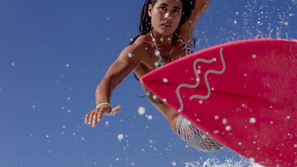 A Surf Center é um clube exclusivo com chancela de nomes como Marina Werneck, embaixadora do surf feminino