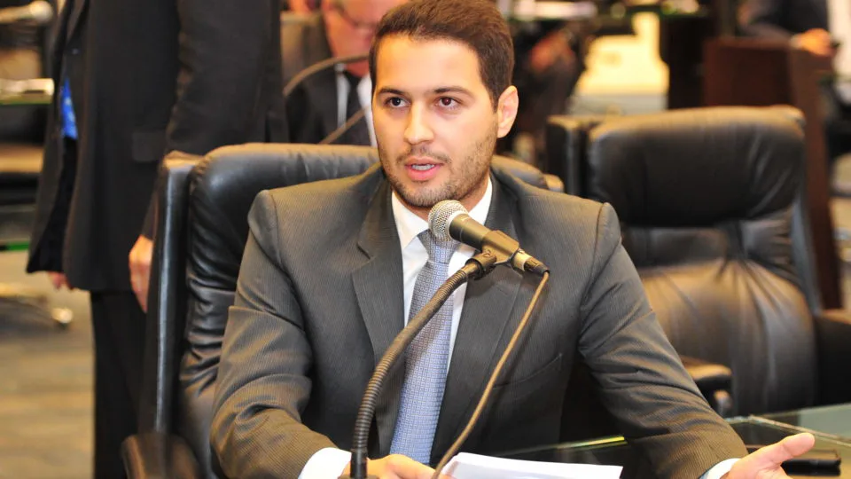 Hoje deputado federal, Paulo Litro (PSD-PR) foi deputado estadual no Paraná entre os anos de 2019 e 2022.