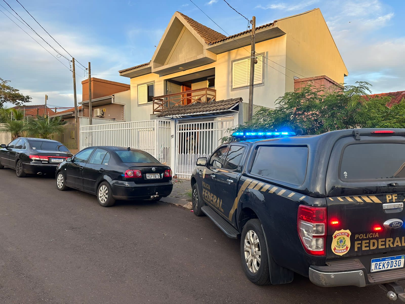 Operação da PF mirou célula do PCC no oeste do Paraná.