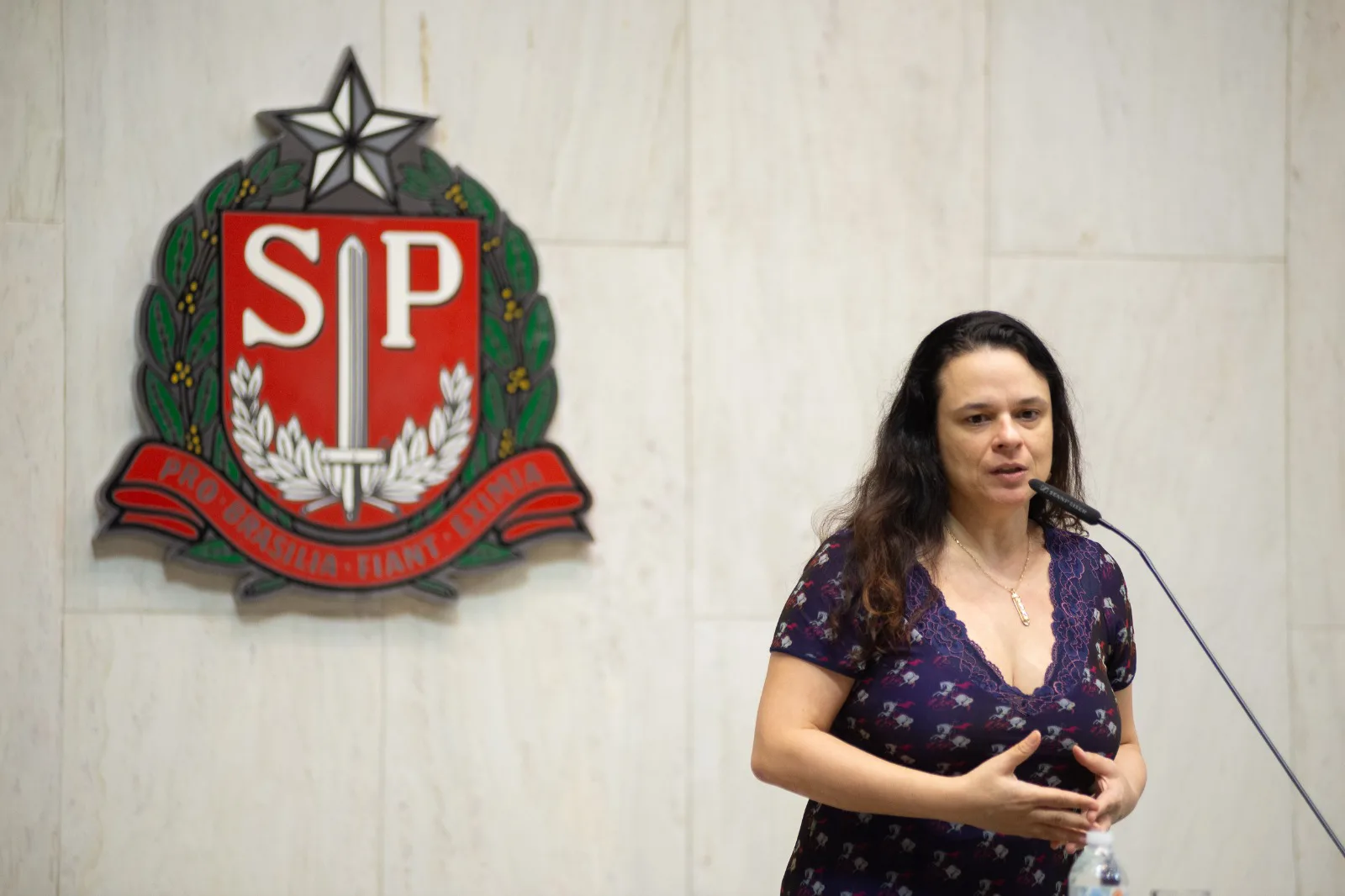 Janaina Paschoal (PRTB) é homenageada com honraria que é considerada a maior do parlamento paulista.