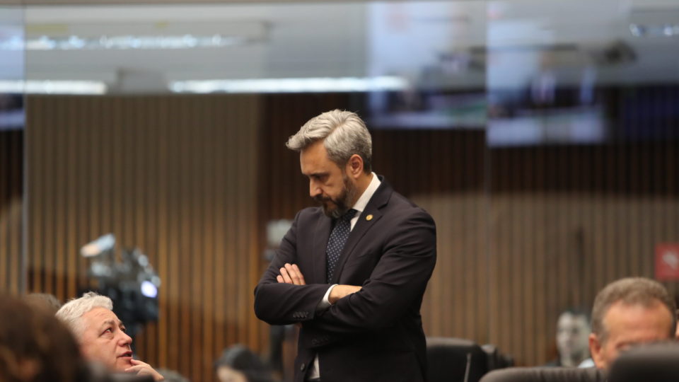 Deputado Fabio Oliveira cobrou transparência do MP em acordo de leniência e repudiou censura da imprensa