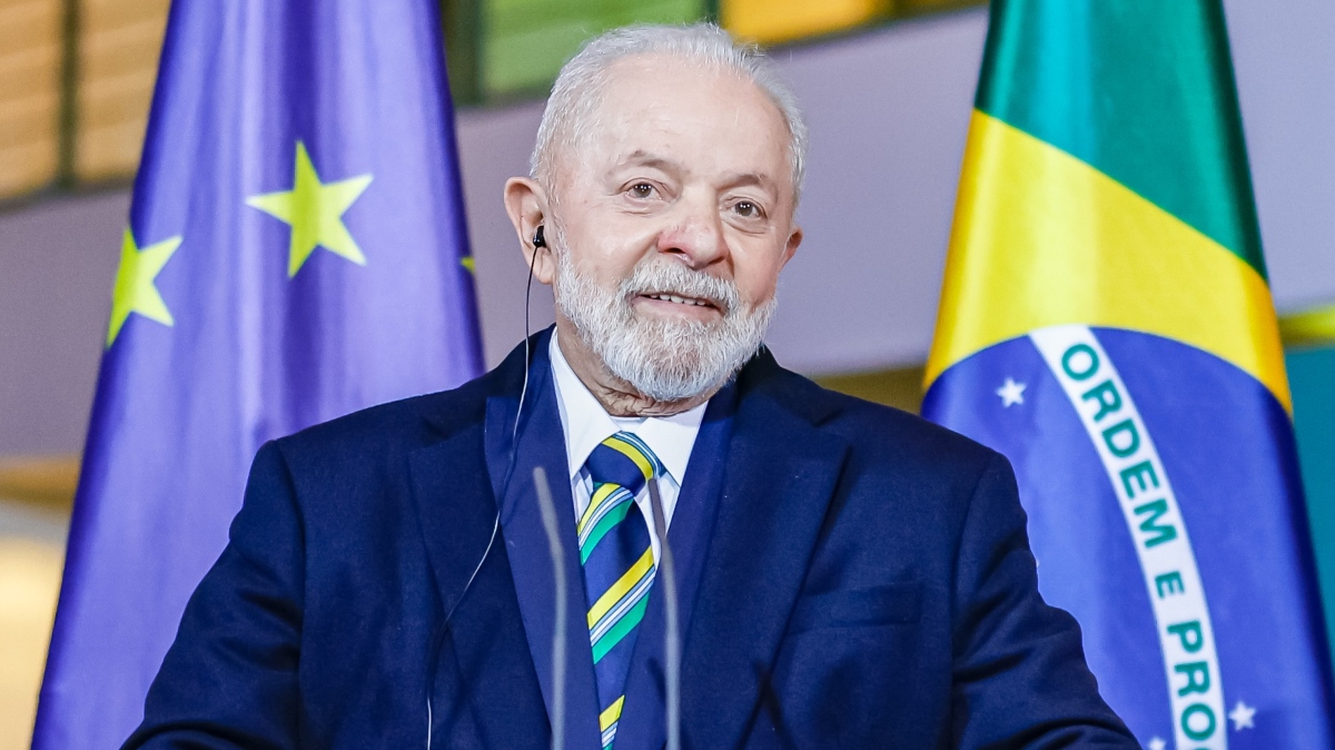 Lula diz que Putin será convidado para participar de conferências do G20 e do Brics no Brasil, e caberá a ele avaliar as consequências.
