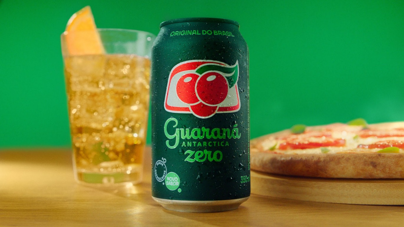 Lançamento do refrigerante resgata campanha publicitária &#8220;Pizza com Guraná&#8221;, dos anos 1990.