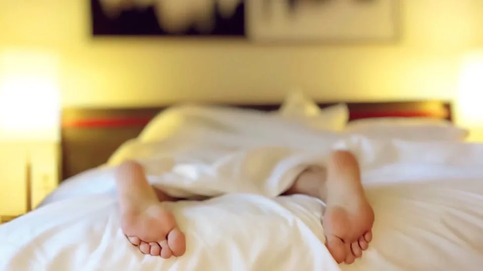 dormir-de-brucos