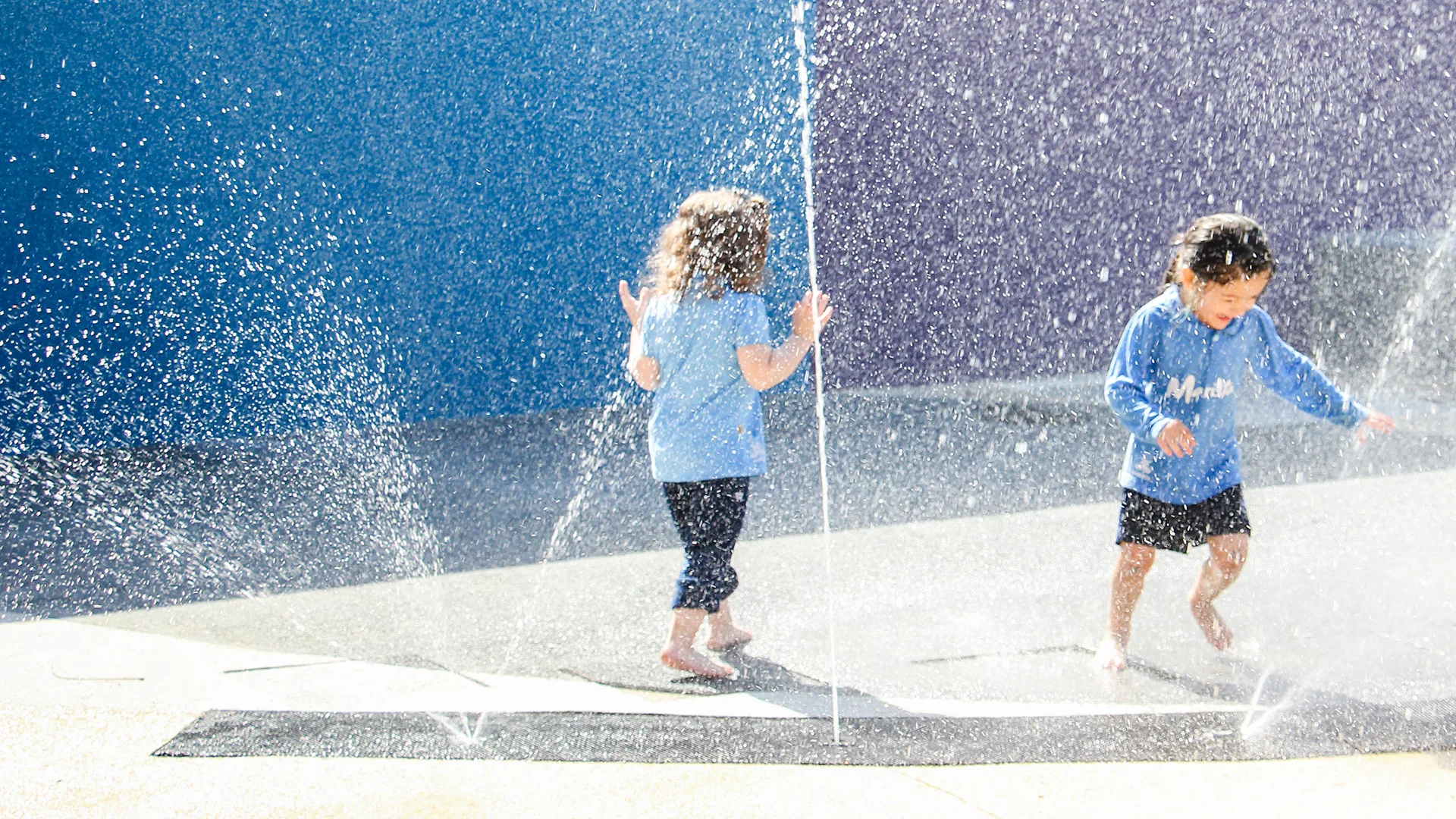 O novo Parque da Educação Infantil contempla brinquedos que favorecem o desenvolvimento motor