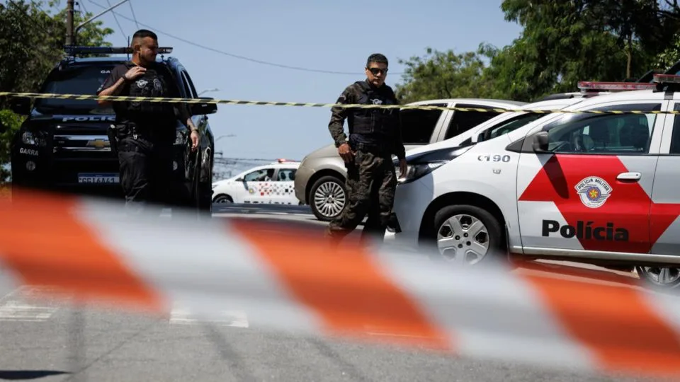 Polícia