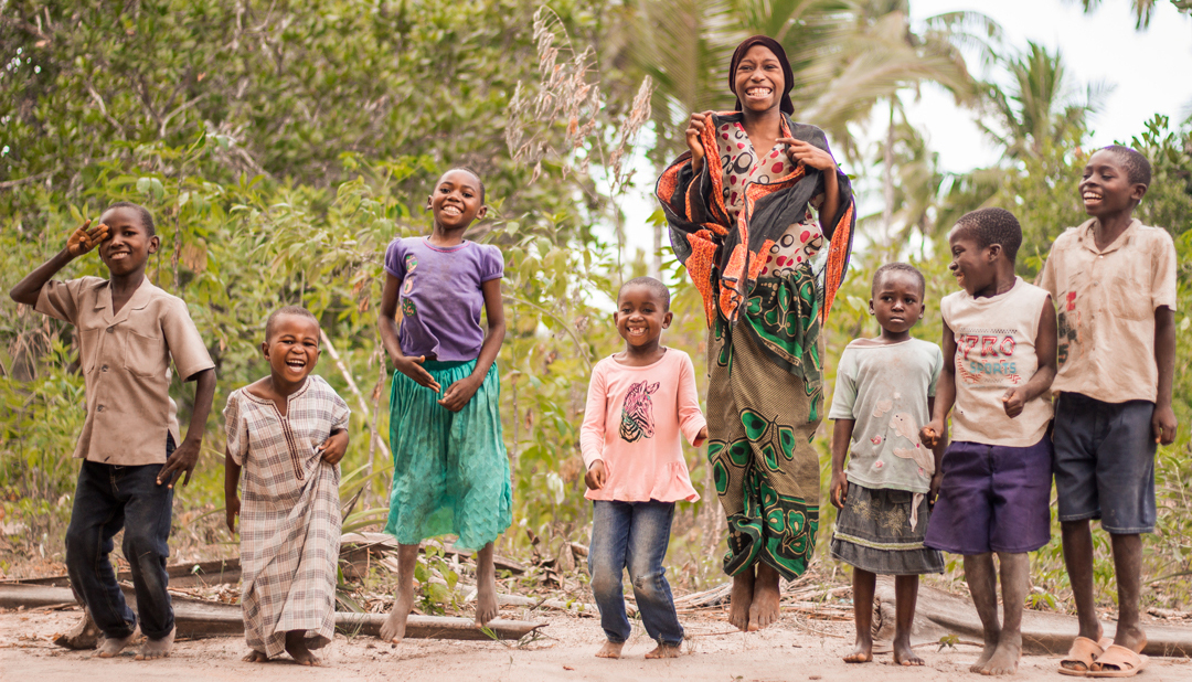 Uma família grande da Tanzânia fotografada em 2016.