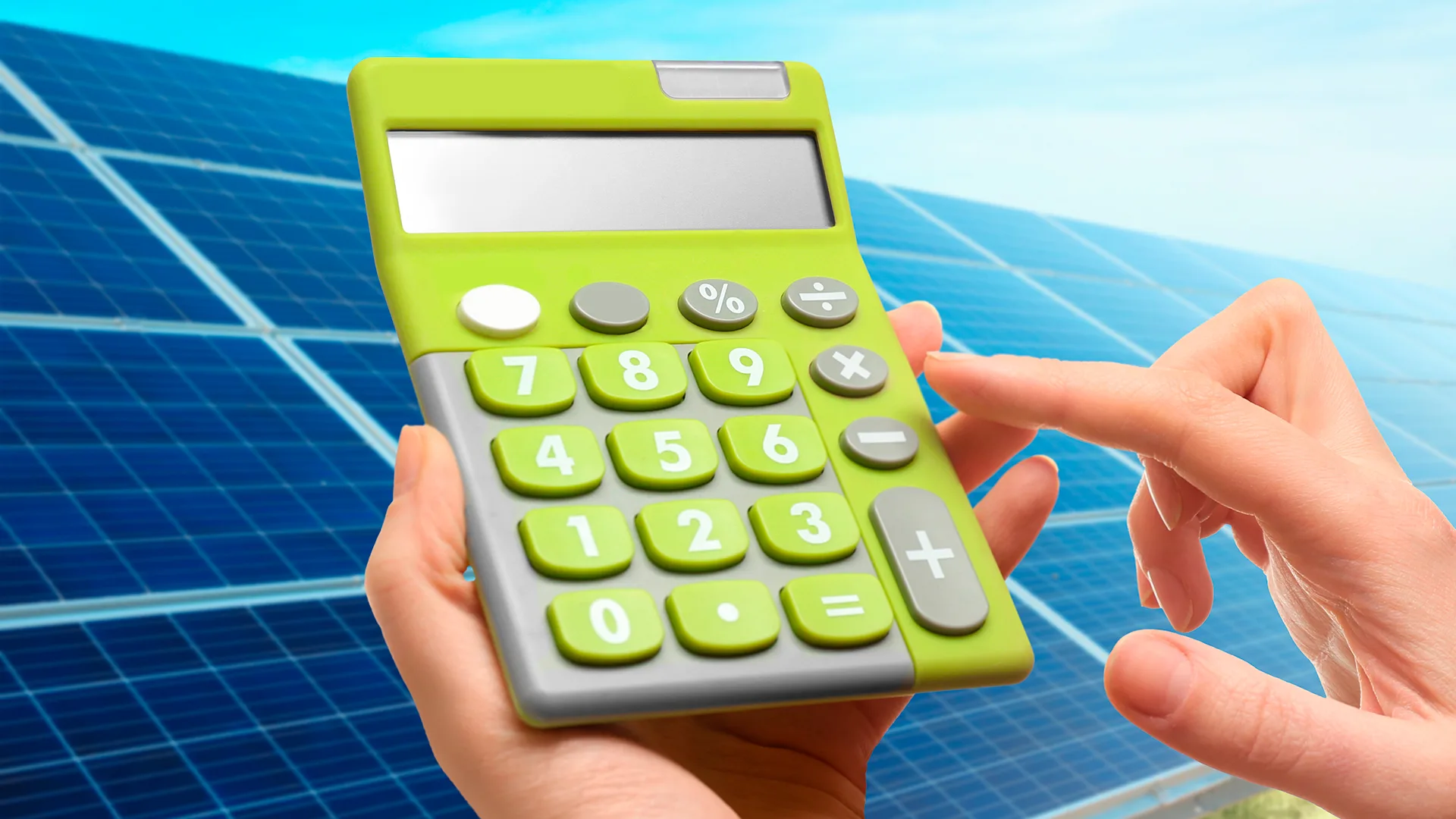 É possível vender energia solar para os consumidores do Mercado Livre ou por meio dos leilões de energia