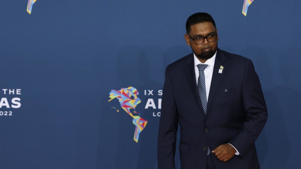 Irfaan Ali, até então desconhecido, vem ganhando destaque na imprensa internacional pela disputa entre Venezuela e Guiana pelo Essequibo