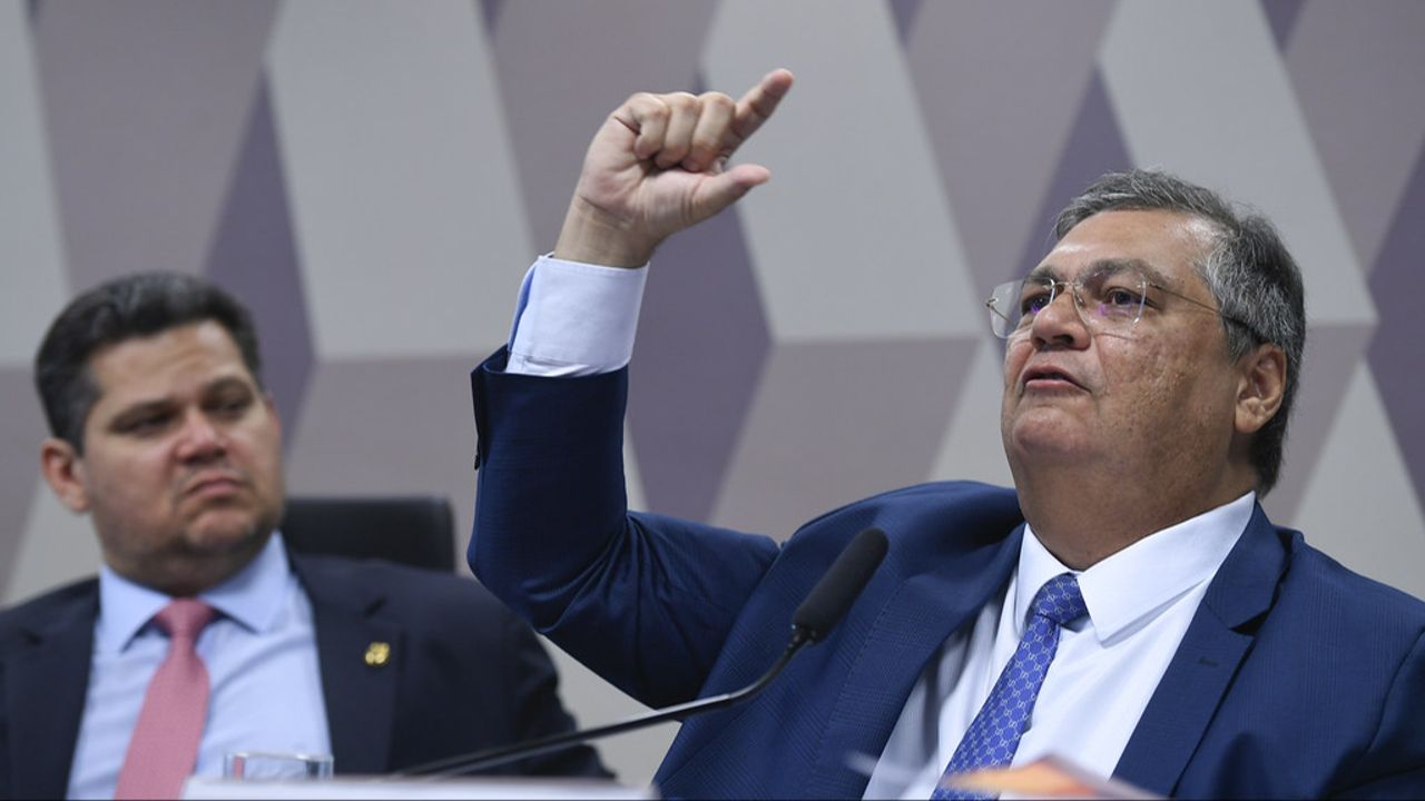 O ministro da Justiça, Flávio Dino, durante sabatina na CCJ do Senado na quarta-feira (13).