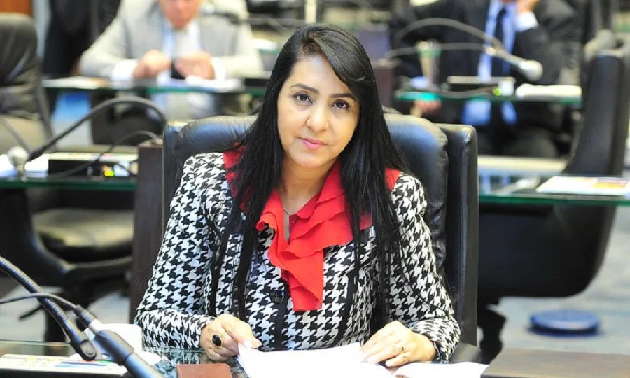 Cantora Mara Lima (Republicanos)