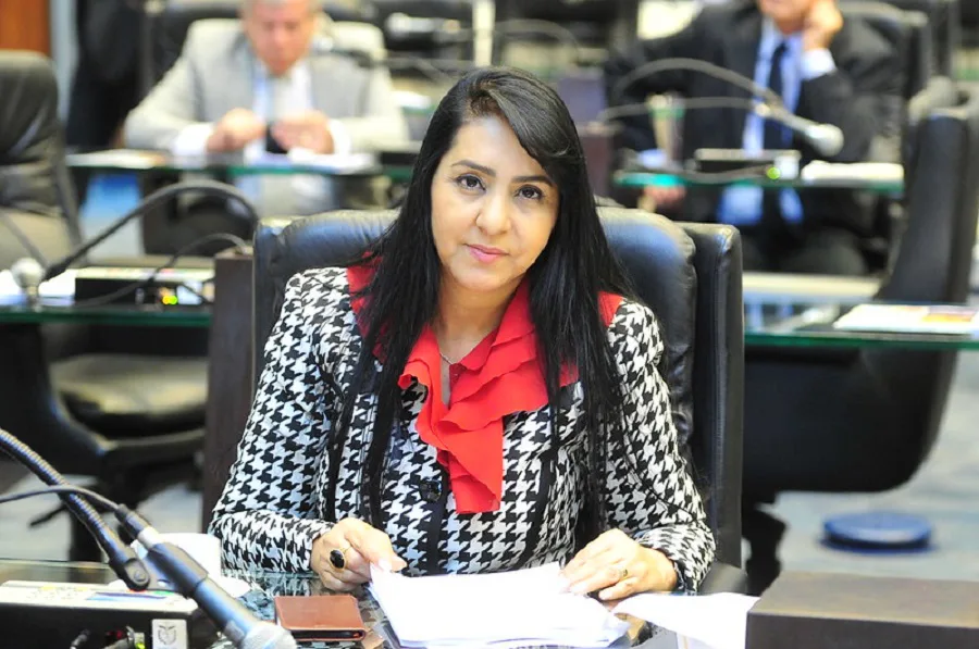 Cantora Mara Lima (Republicanos)