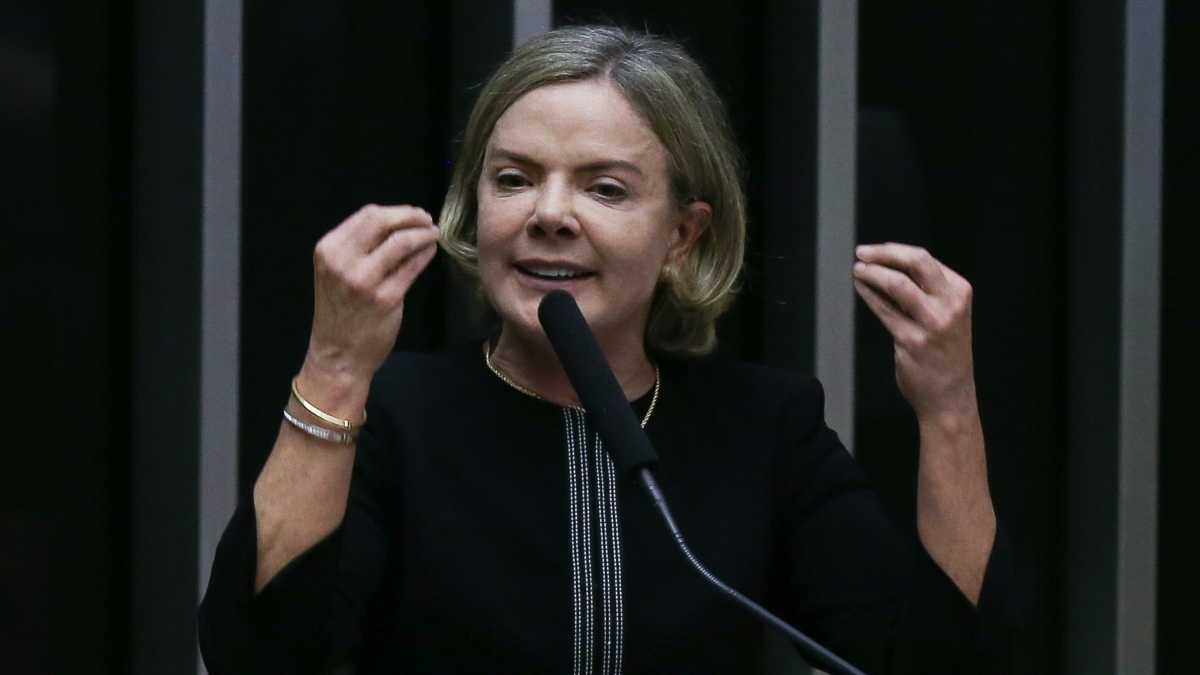 Presidente nacional do PT nega que esteja em crise com Fernando Haddad, mas segue discordando de zerar o rombo em 2024.