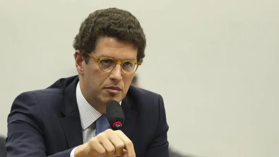 O deputado federal Ricardo Salles (PL) disse à Gazeta do Povo que não sairá do PL por um pedido do ex-presidente Jair Bolsonaro (PL).