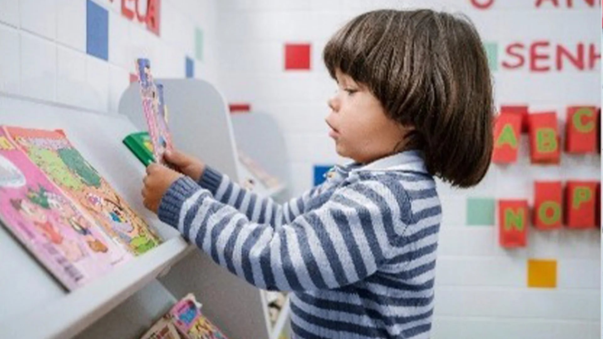 O projeto Bibliotecarte amplia os acervos de bibliotecas e democratiza o acesso à leitura para crianças e jovens socialmente vulneráveis 