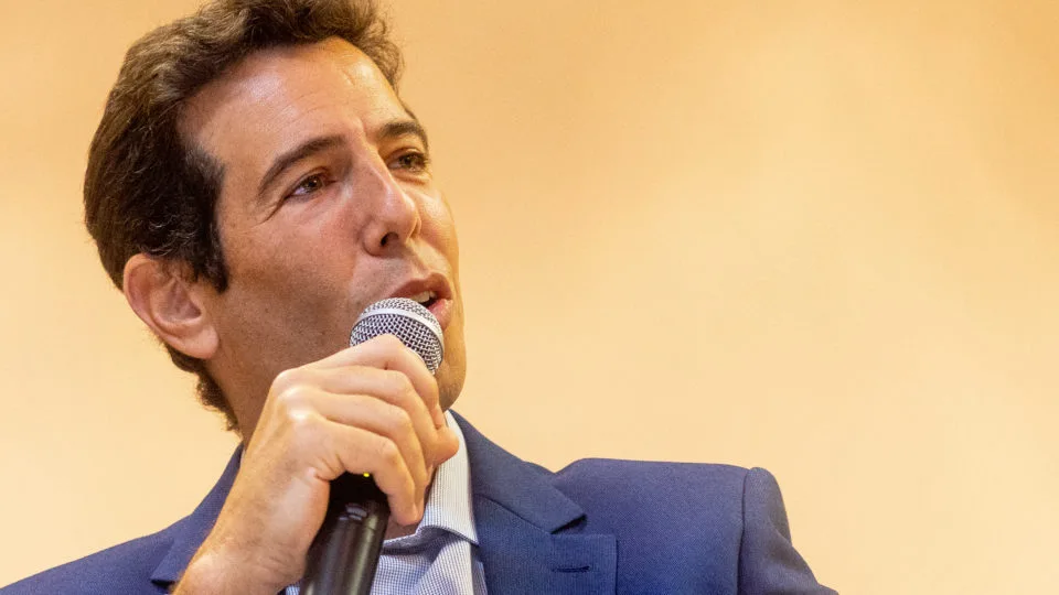 Em entrevista exclusiva para a Gazeta do Povo, Renato Feder avalia primeiro ano à frente da Educação de São Paulo.