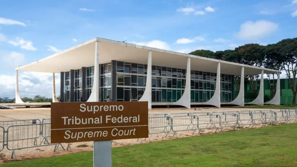 Associações LGBT ingressaram com ação do STF sob o argumento de que lei paranaense que proíbe a linguagem neutra é inconstitucional.